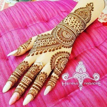 mehandi design on your backhand