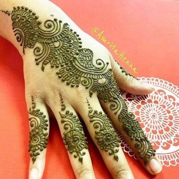 full back hand curved mehndi designs