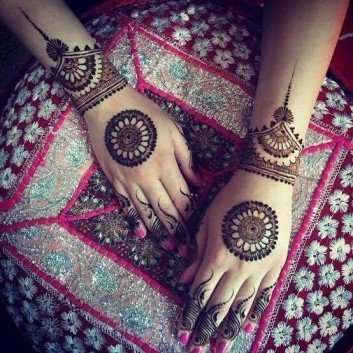 Beautiful Back Hand Mehndi Design