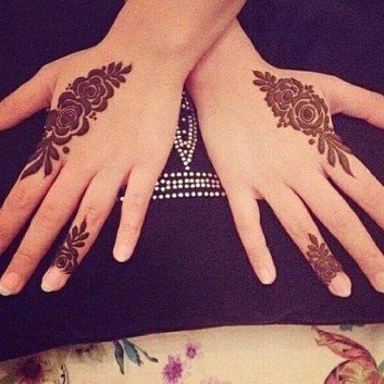 Beautiful & Simple Back Hand Mehndi Design