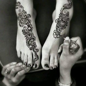 Easy Arabic Mehendi For Feet and hand on sensod