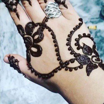 simple mehndi design for beginners