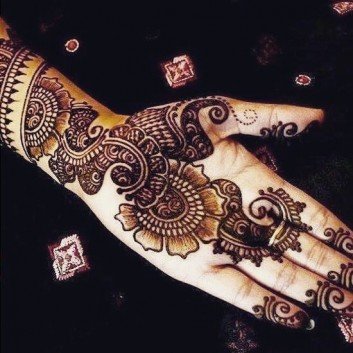 heavy left front hands mehndi design 2018