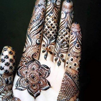 mehndi design for college girl