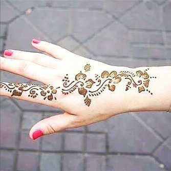 Cute and easy henna designs on back hand side