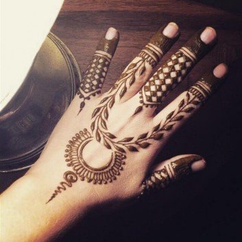 simple mehndi design for left hand in 2108