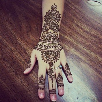 Best mehndi designs 2018 for children's hand