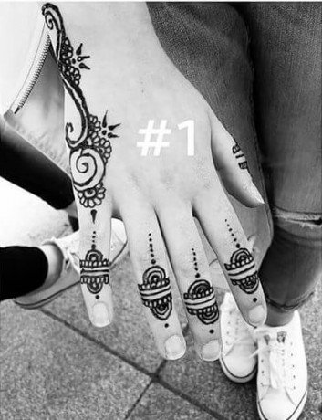 mehndi on your fingers