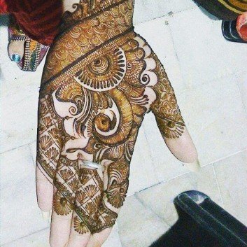 classy henna designs for fronthand