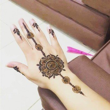 simplest mehndi design for beginners