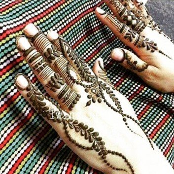 beautiful bachhand mehndi design