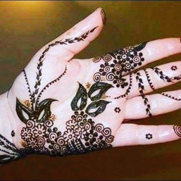 floral mehndi art for casual wearing