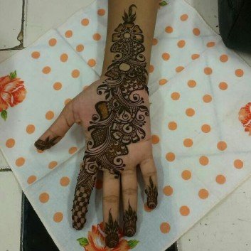 fronthand Festive Henna Design