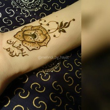 Elegant simple Henna Design 2018