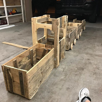 DIY Pallet Train Engine with Tracks Built for Kids