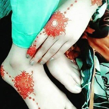 perfect mehndi design for college going girls