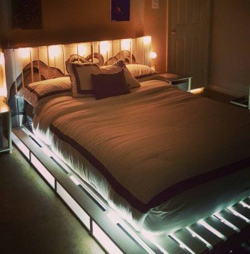 PALLET BED FRAME ILLUMINATED WITH LIGHTS on sensod