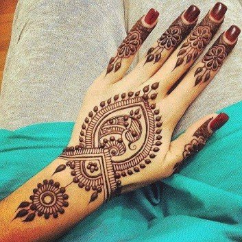 elegant mehandi design