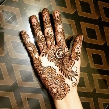 Patterns and Lines Mehndi