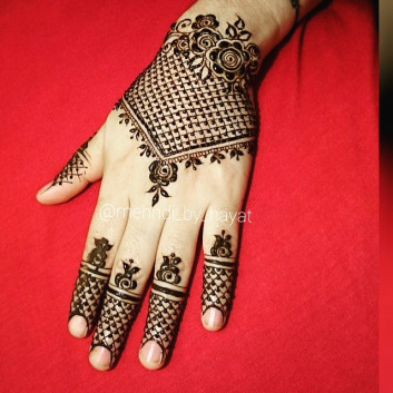 unique Simple Glitter Mehndi Design 2018