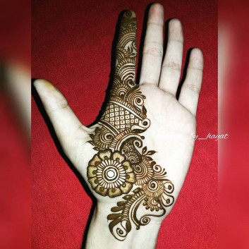 Simple Glitter Mehndi Design