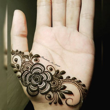 Elegant Bridal front hand Mehndi Design