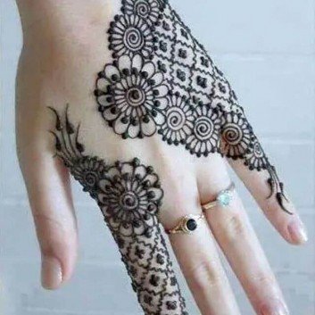 simple mehndi design for beginners