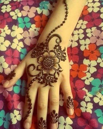 elegant and simple mehandi desihn 2018