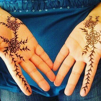 Simple and beautiful Front hands mehndi designs