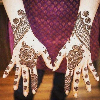 Mehndi Designs with Glitter Petals