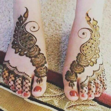 gorgeous heena designs for foot 2018