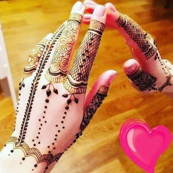 gorgeous heena designs for hands