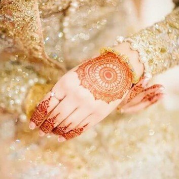 Bridal simple BackHands Mehndi Designs