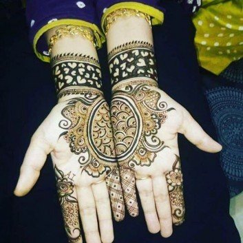 Heavy Front Hands Mehndi Designs