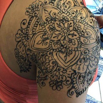 shoulder mehndi design