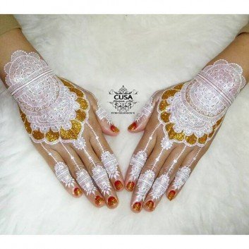 trendy glittery design of mehndi