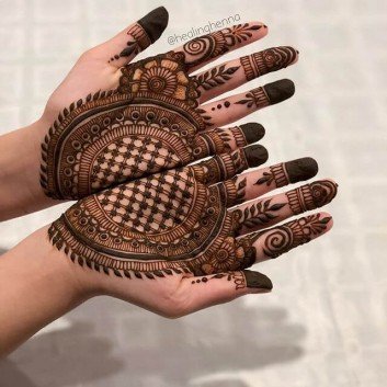 joint hand mehndi design