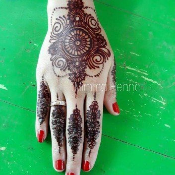 floral mehndi design