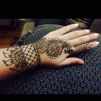 elegant designs of mehndi