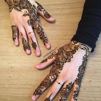 elegant mehndi art