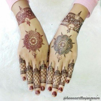 mehndi design on your back of your hand