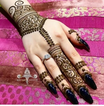 easy backhand henna designs