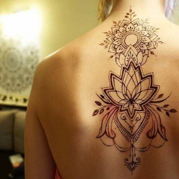 back neck mehndi