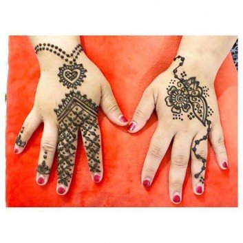 sweet little hands of mehndi