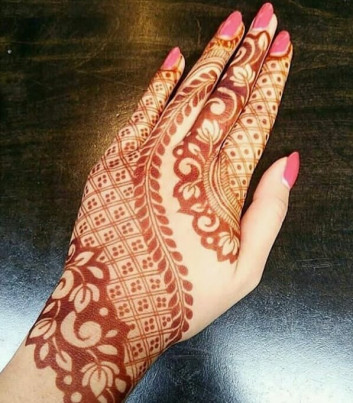 unique women mehndi designs