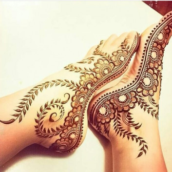 simple foot mehndi