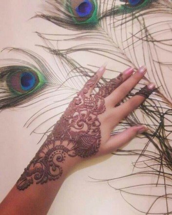 classy mehndi design