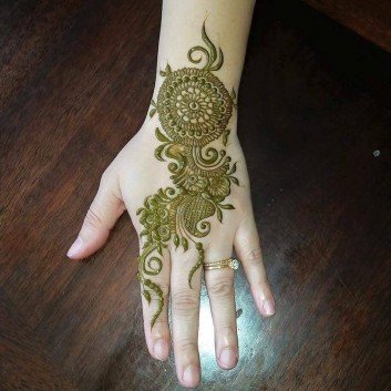 elegant mehndi design