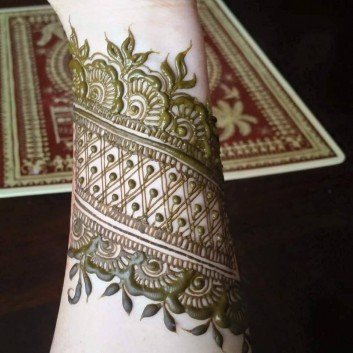 arm mehndi art