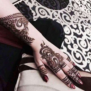 beautiful mehndi art